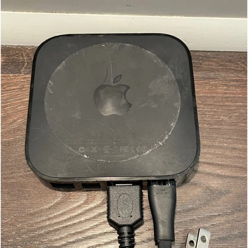 Apple TV A1469 HD Digital Media Streamer Black 3rd Gen EMC 2633 NO REMOTE-USED